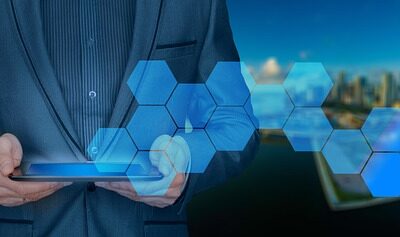 Cuáles son las tres variables básicas de un proyecto